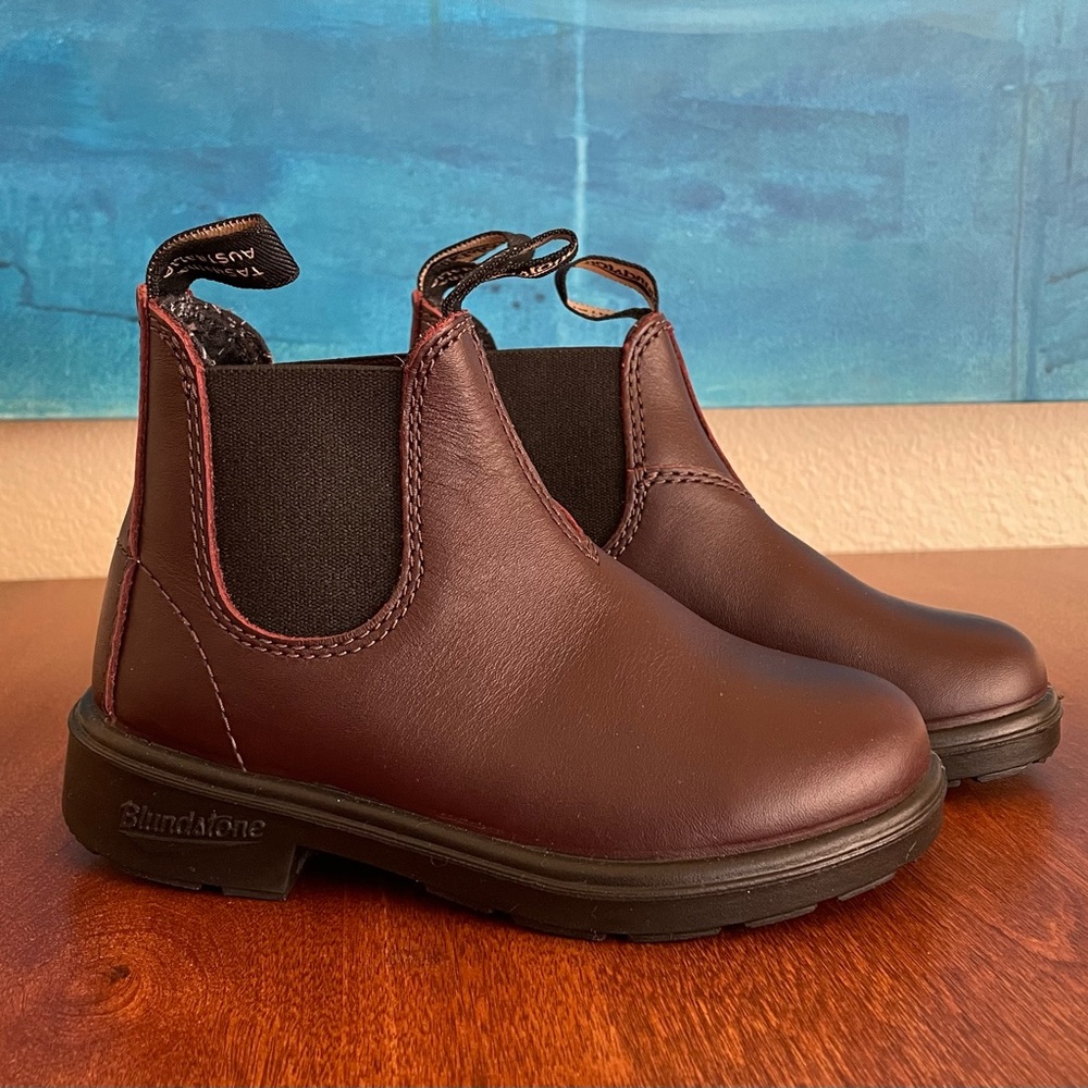 Blundstone boots toddler size 10